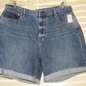 NWT GAP Denim High-Rise Cuffed Shorts Size 34